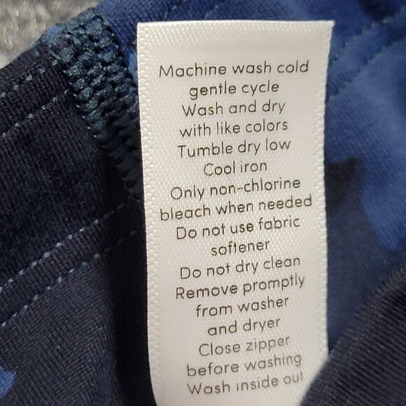 ATHLETA Blue 375583 All In Camo 7/8 Tight Leggings SIZE SMALL - Picture 13 of 14